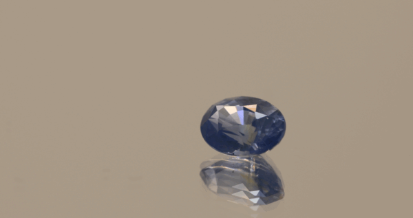 Pastel blue oval sapphire from Sri Lanka, heat-treated, 1.27 carat, 7.15 × 5.37 × 4.06 mm, Sri Lanka origin, AIG certified.