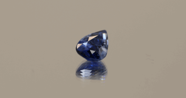 Sapphire vivid Blue pear-shaped, heat treated, Sri Lanka origin, 1.53 carat, dimensions 8.61 × 5.9 × 4.22 mm, AIG certified.