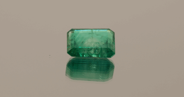 Natural emerald stone 3.59 carats rectangular cut vibrant green AA color insignificant oil treatment certified loose stone