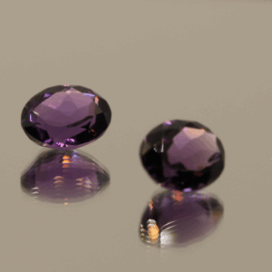 Natural oval cut amethyst gemstones with purple violet color, 10.00 × 8.00 mm