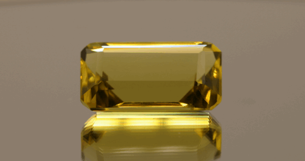 Lemon Quartz gemstone 20.54 carats, natural light yellow octagon-cut, premium quality for jewelry