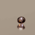 Pink spinel round-cut, 0.77 carat, 5.28 × 5.19 × 3.83 mm, natural untreated gemstone, GIL certified.