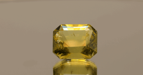 Lemon Quartz gemstone 12.3 carats, natural light yellow octagon-cut, fine quality for jewelry