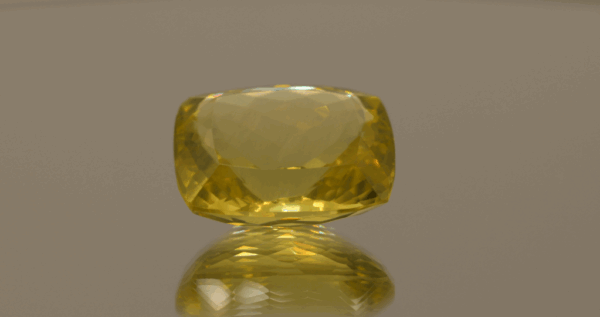 Lemon Quartz gemstone 17.5 carats, natural light yellow square cushion cut, loose gemstone