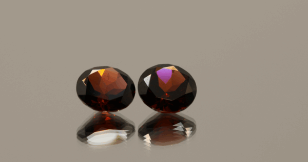 Natural pyrope garnets, 4.12 carats each, round cut, red color, untreated, set of 2