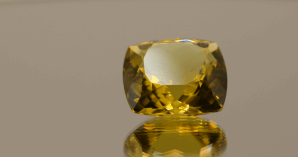 Lemon Quartz gemstone 17.36 carats, natural light yellow square cushion cut, fine quality loose stone