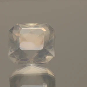 MILKY QUARTZ OCTAGON 11.46 CT