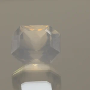 MILKY QUARTZ OCTAGON 10.04 CT