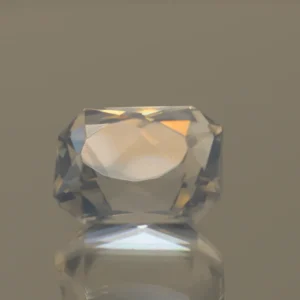 MILKY QUARTZ OCTAGON 9.6 CT