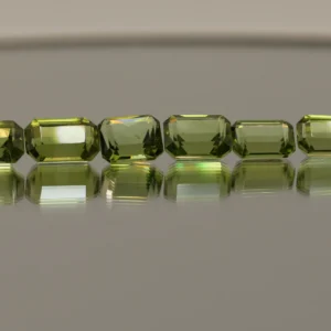 PERIDOT OCTAGON 14.5 CT