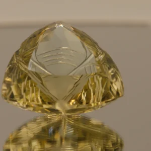 LEMON QUARTZ TRILLION 52.85 CT