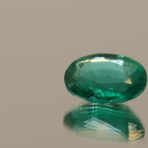 EMERALD GREEN OVAL 3.65 CT