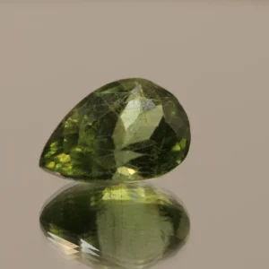 PERIDOT PEAR 7.82 CT