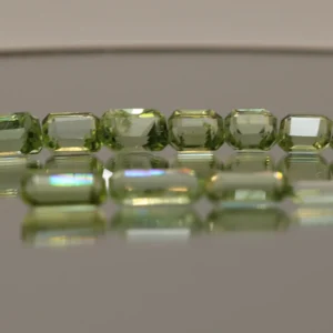PERIDOT OCTAGON 29 CT