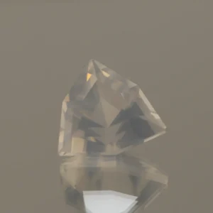 MILKY QUARTZ TRILLION	6.24 CT