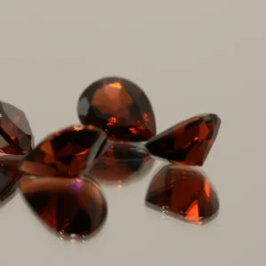 GARNET PEAR 7.72 CT